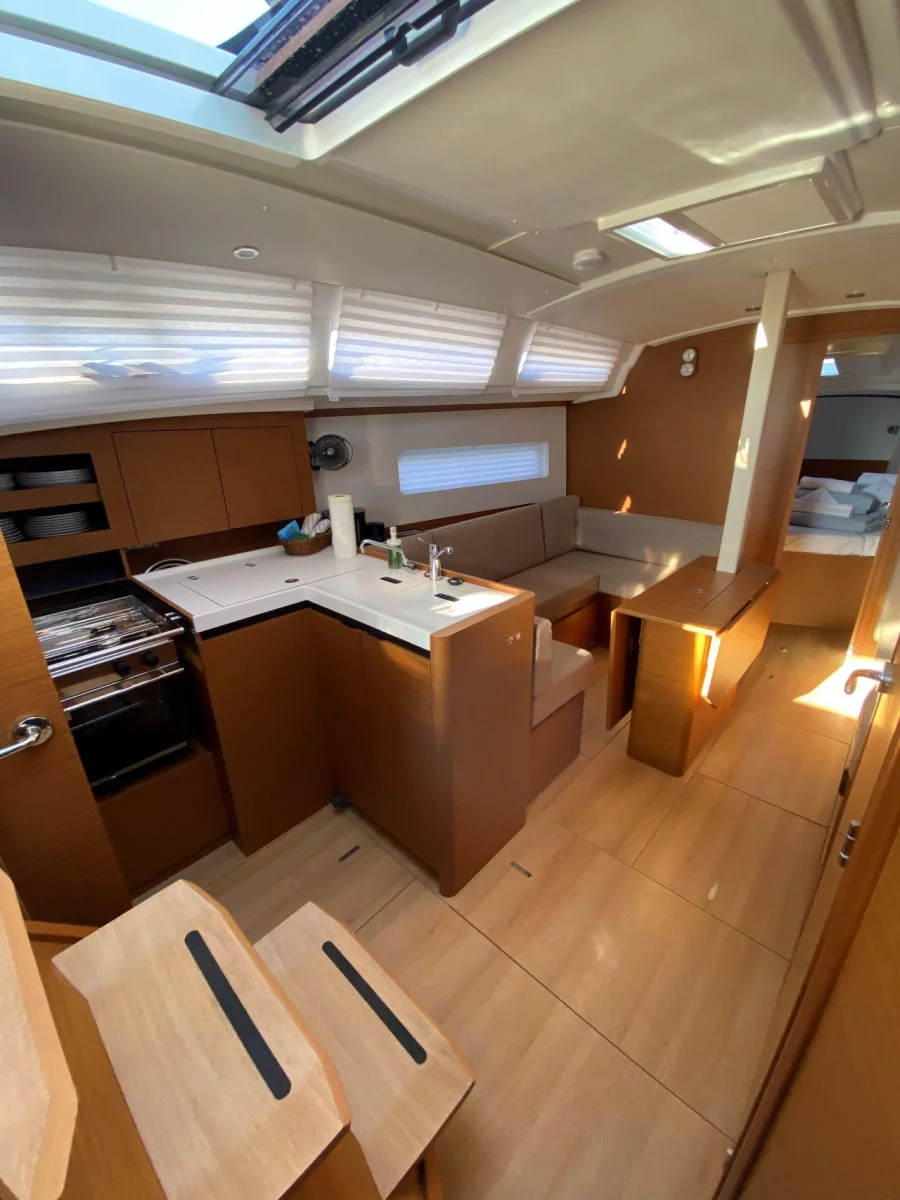 Sun Odyssey 380 (4 elli)  - 12