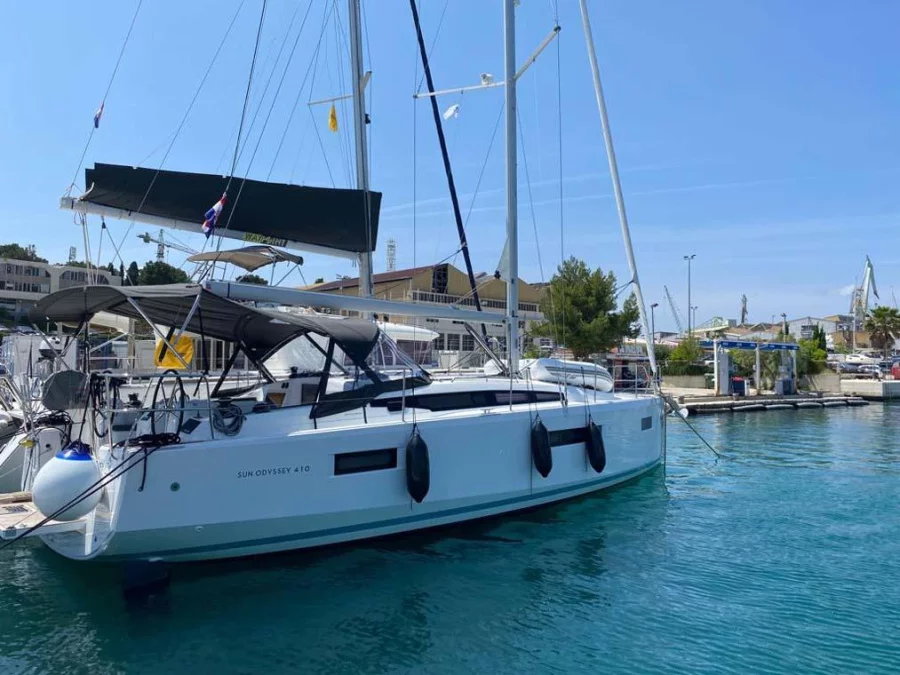 Sun Odyssey 410 - 3 cab. (Marelli)  - 2