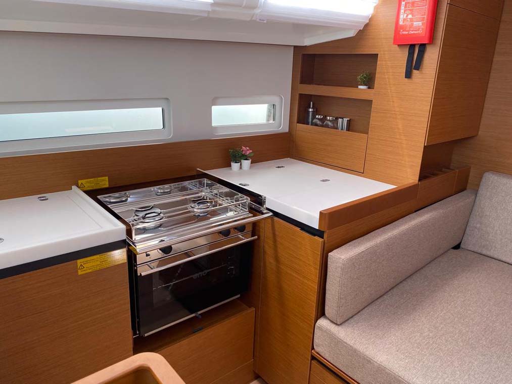 Photo #7 - Sun Odyssey 410 - 3 cab. (Marelli) in Trogir - 36555