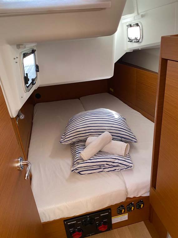 Photo #12 - Sun Odyssey 410 - 3 cab. (Marelli) in Trogir - 36555