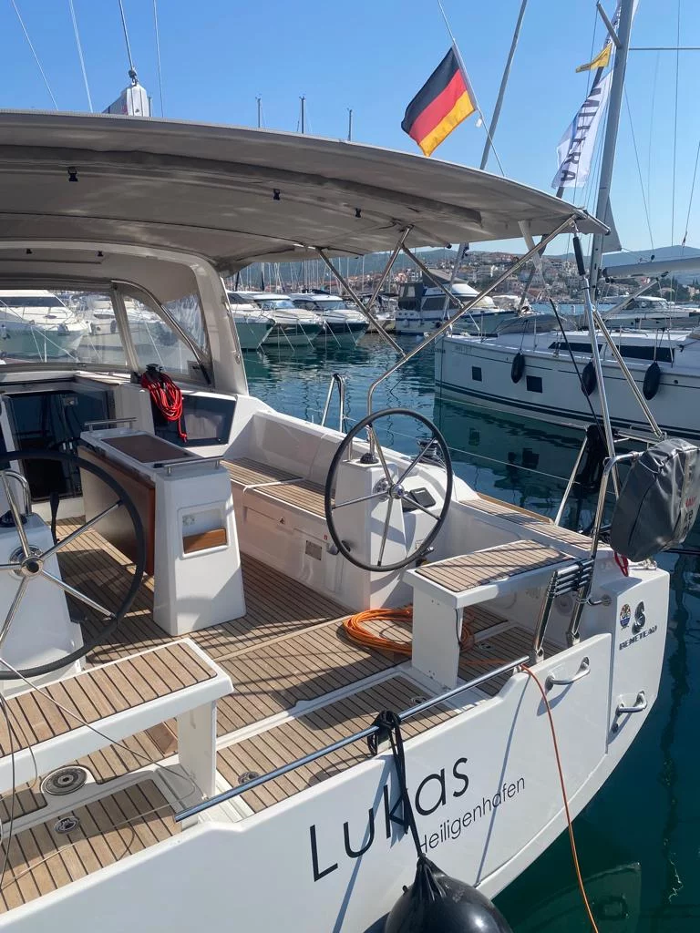 Oceanis 38.1 (Lukas)  - 9
