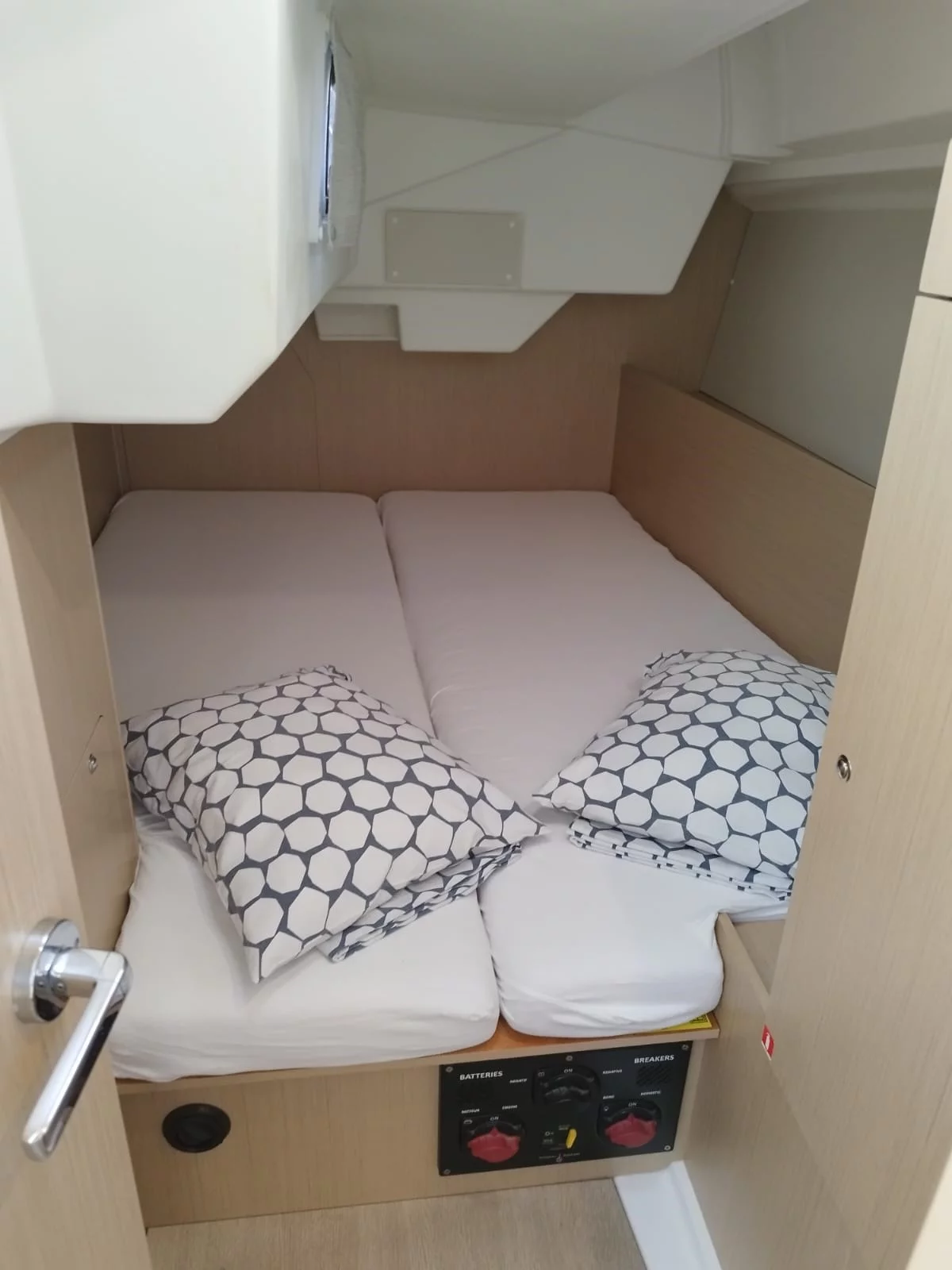 Oceanis 38.1 (Lukas)  - 16