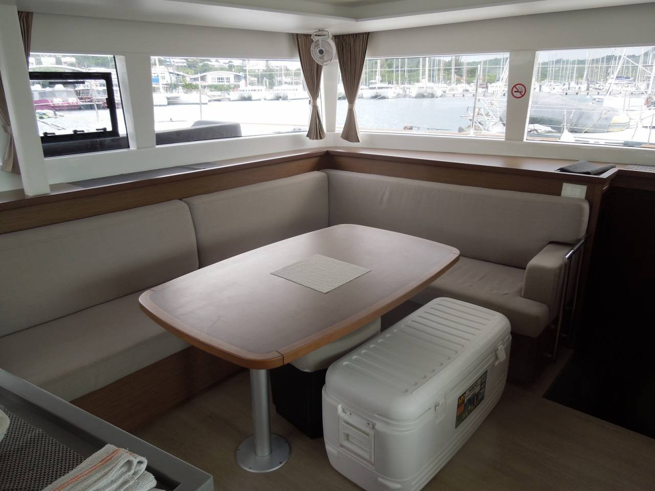 Photo #3 - Lagoon 450 S - 4 + 2 cab. (Arome) en Mahé - 36580