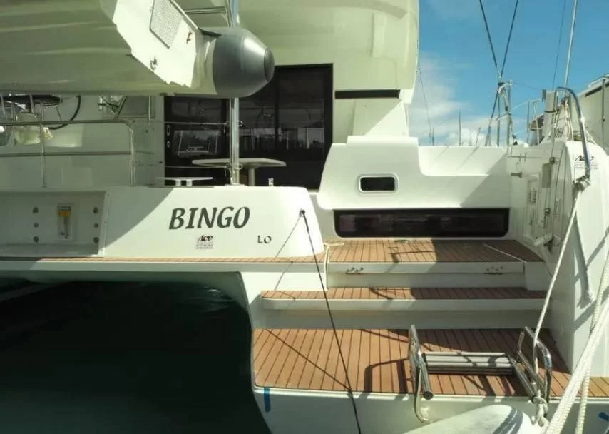 Lagoon 42 - 3 + 2 cab. (Bingo)  - 7