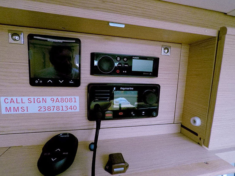 Dufour 430 GL — photo 13
