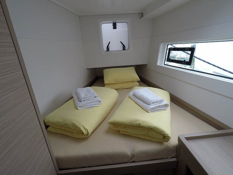 Lagoon 40 - 4 + 2 cab — photo 12
