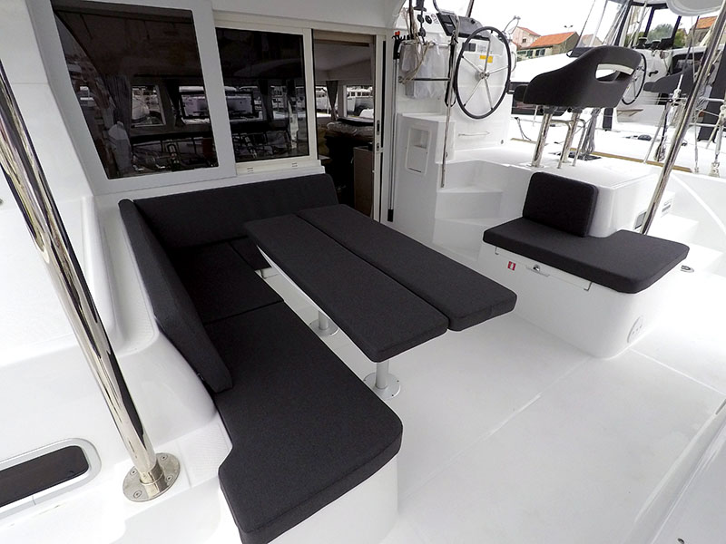 Lagoon 40 - 4 + 2 cab — photo 17
