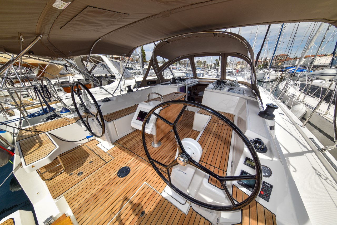 Photo #10 - Bavaria C42 (Mauvic) in Zadar - 36607