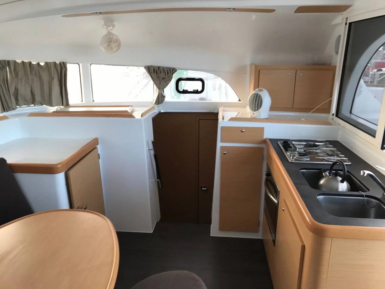 Lagoon 380 - 4 + 2 cab. (Aride)  - 2