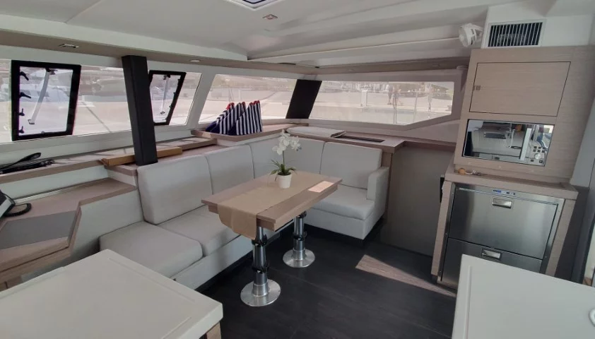 Fountaine Pajot Astrea 42 - 4 + 1 cab. (Crazy Diamond)  - 10
