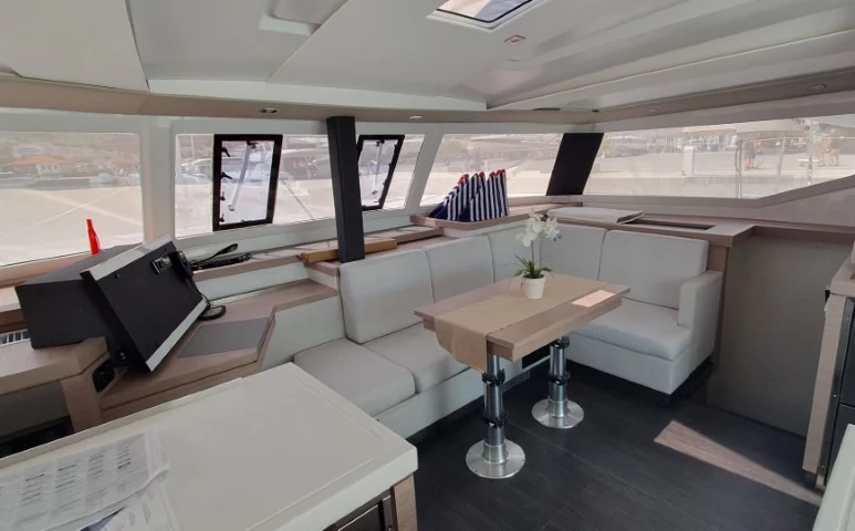 Fountaine Pajot Astrea 42 - 4 + 1 cab. (Crazy Diamond)  - 12