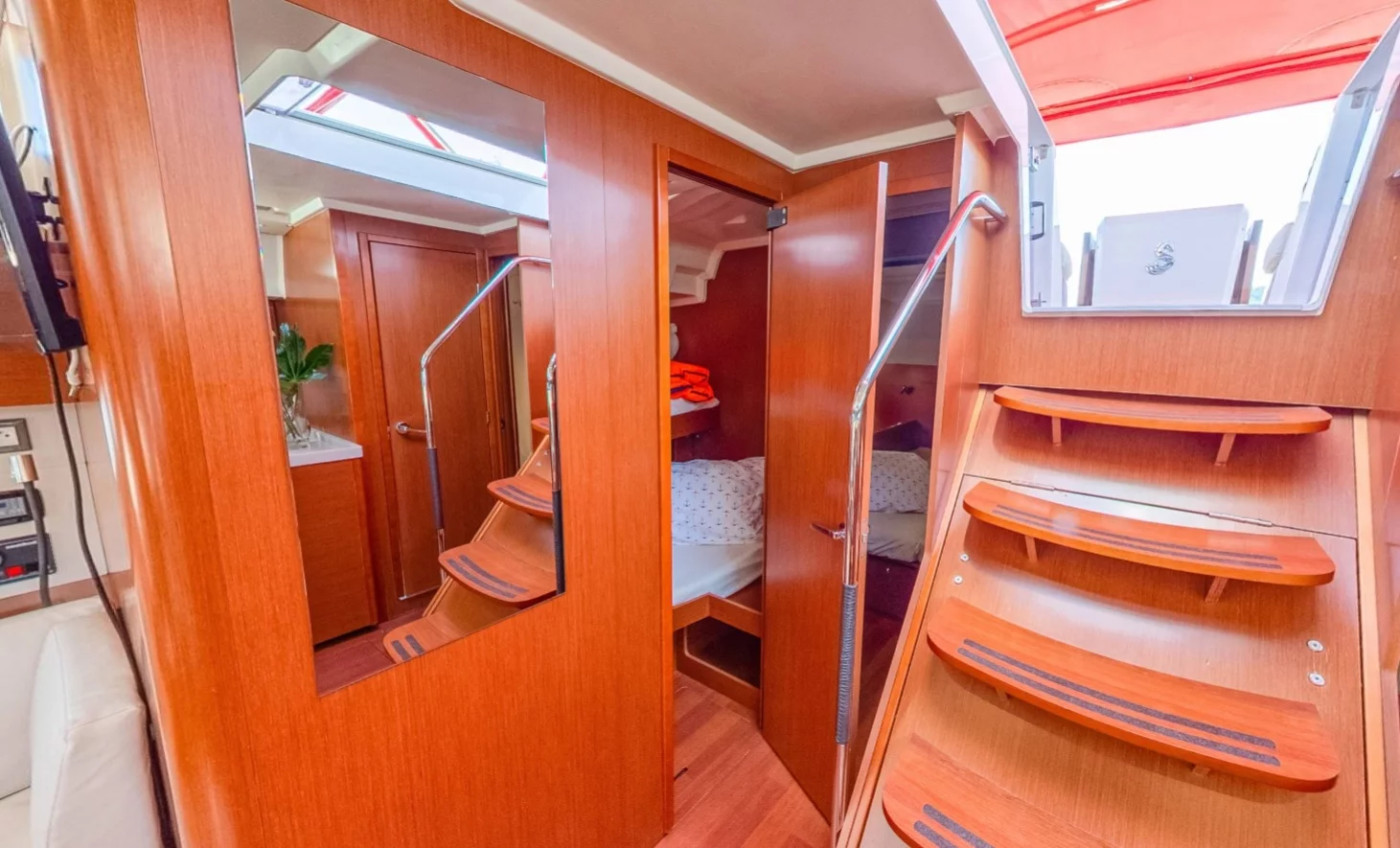 Oceanis 51.1 - 5 + 1 cab. (South Point)  - 15