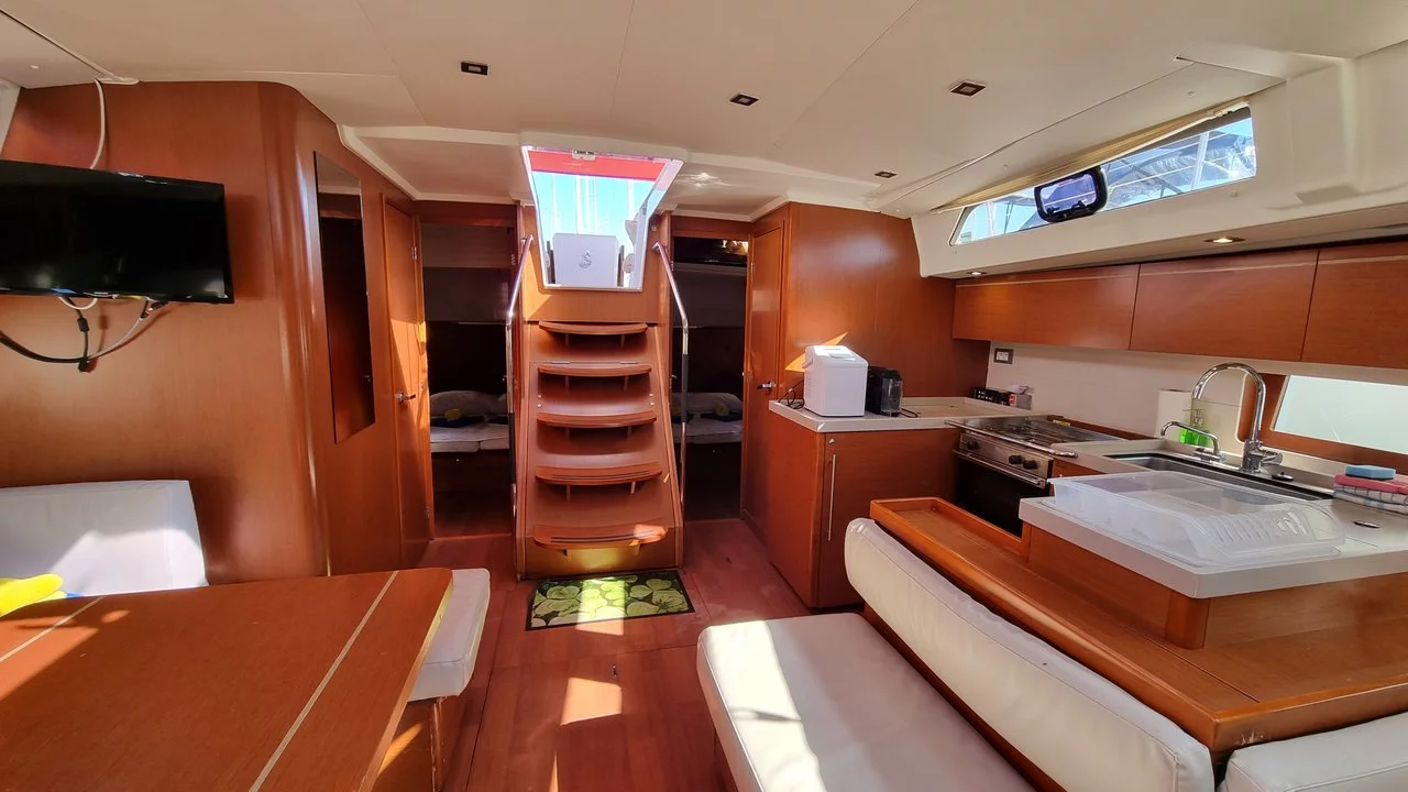 Oceanis 51.1 - 5 + 1 cab. (South Point)  - 19