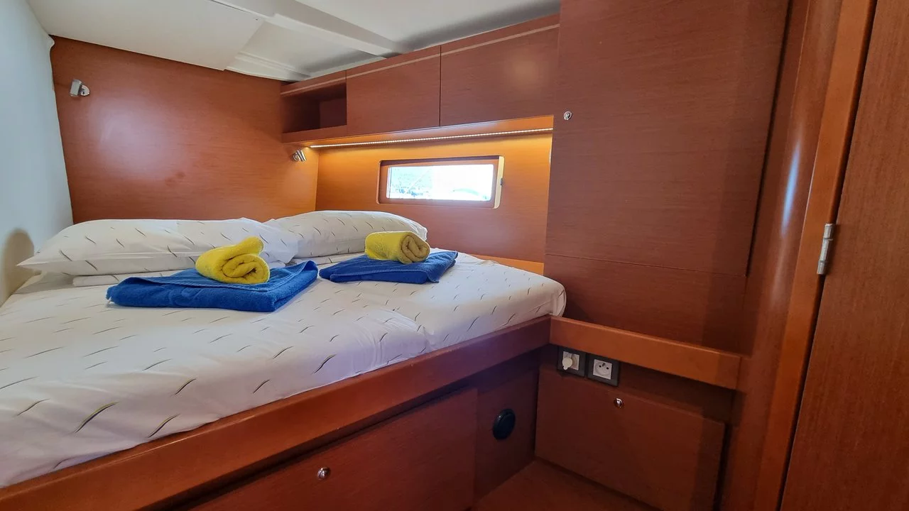 Oceanis 51.1 - 5 + 1 cab. (South Point)  - 23