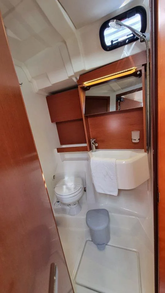 Oceanis 51.1 - 5 + 1 cab. (South Point)  - 25