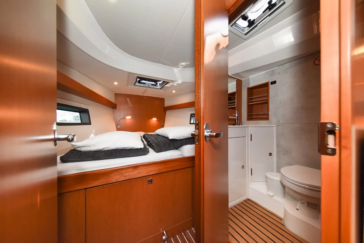 Bavaria C42 (Dna)  - 36