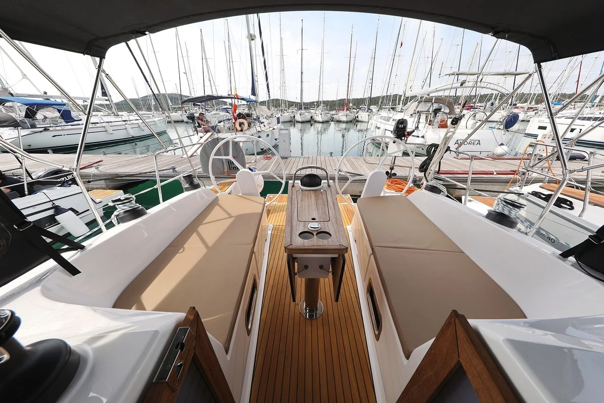 Bavaria Cruiser 37 - 3 cab. (Spectrum)  - 6