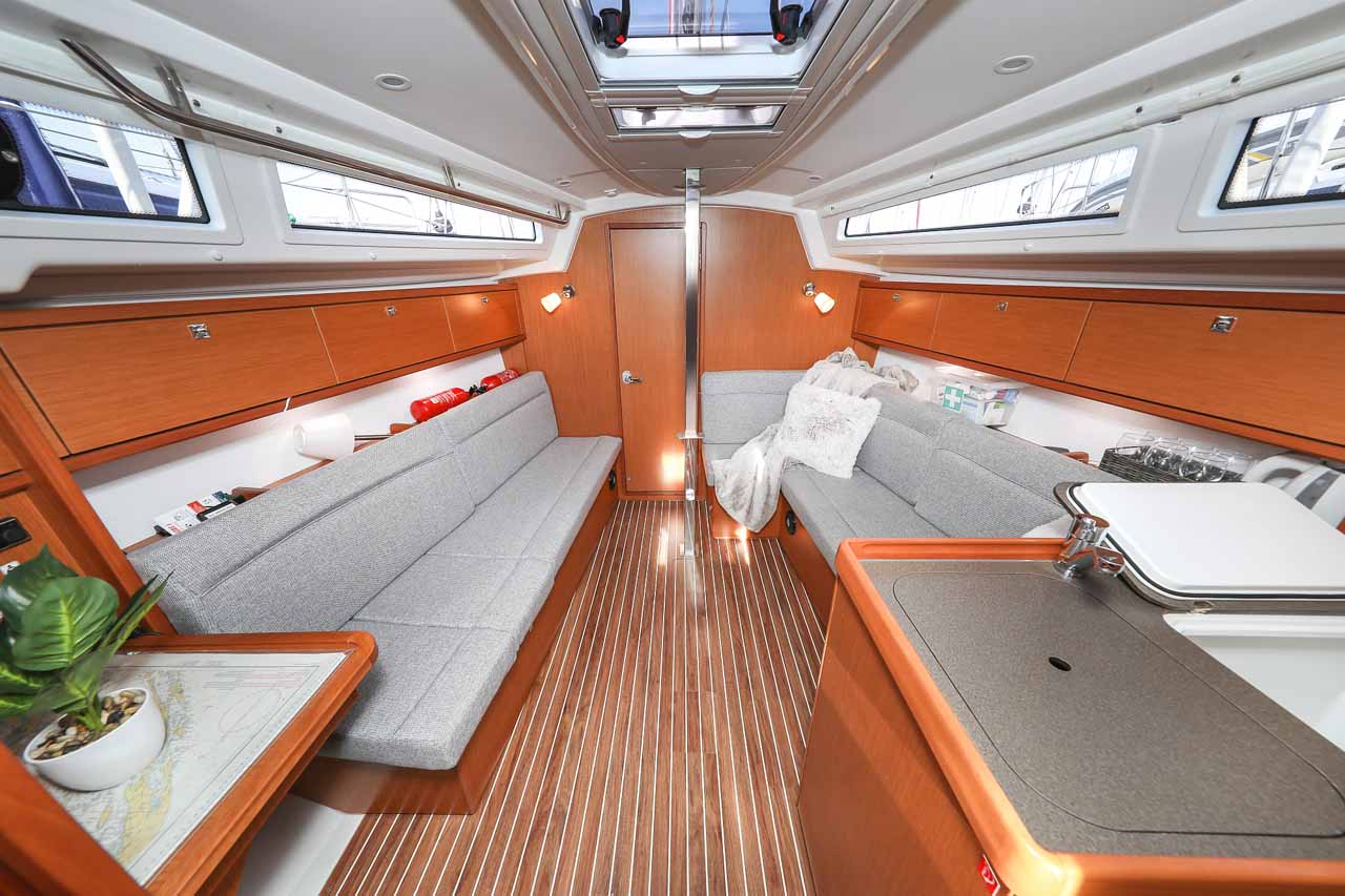 Photo #11 - Bavaria Cruiser 34 - 2 cab. (Funky 4ever) in Biograd - 36679