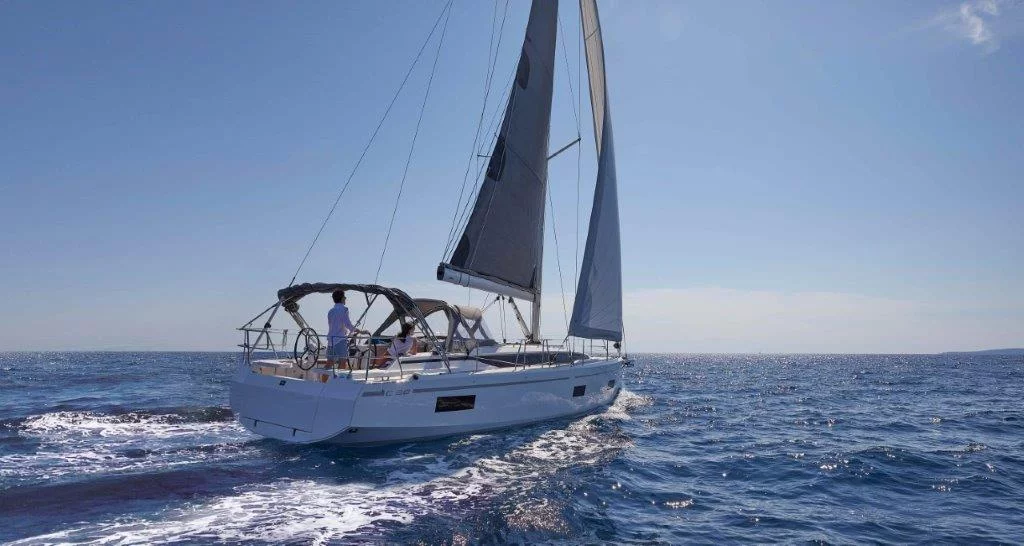 Bavaria C38 (Sunny Day)  - 7