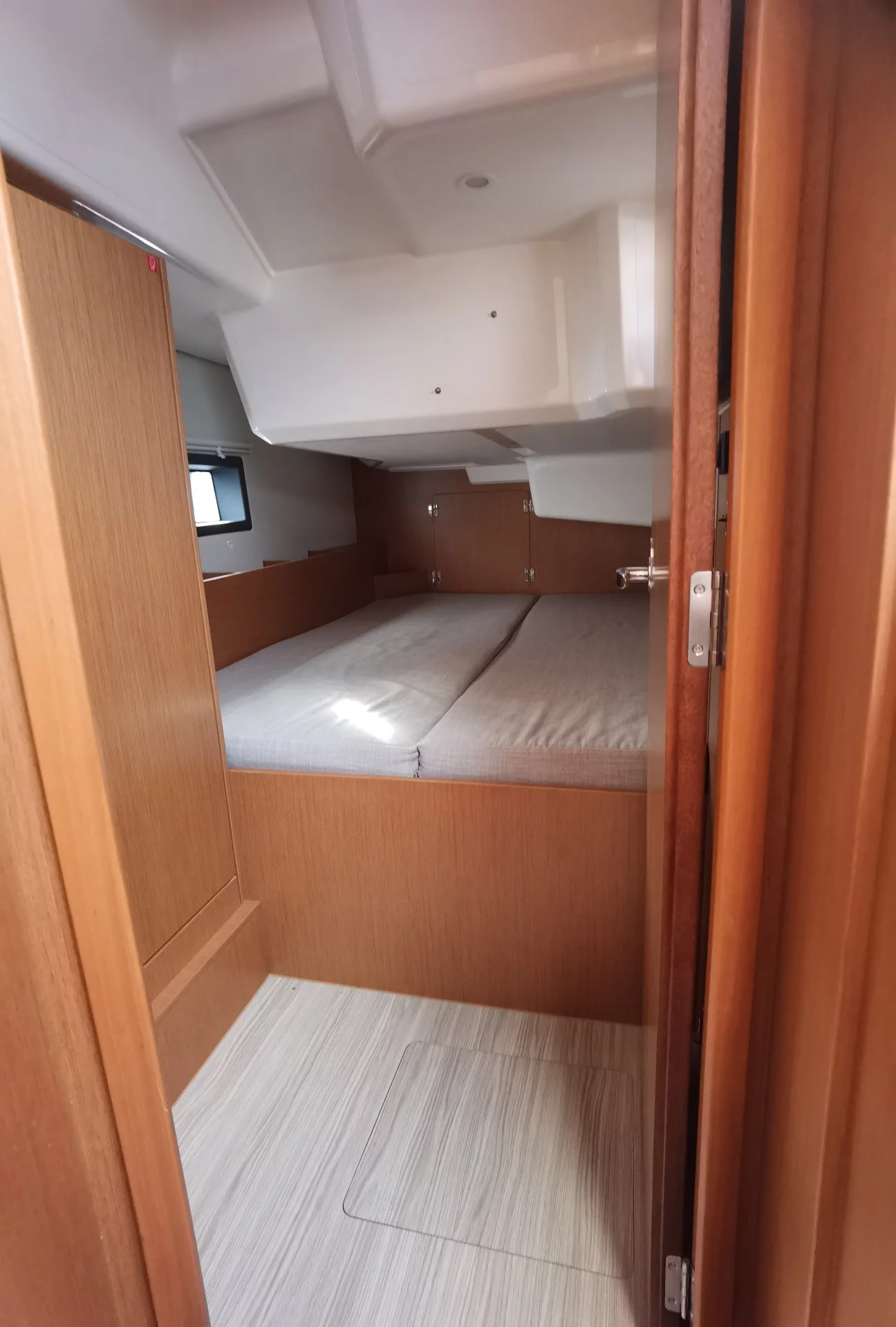 Bavaria C38 (Sunny Day)  - 10