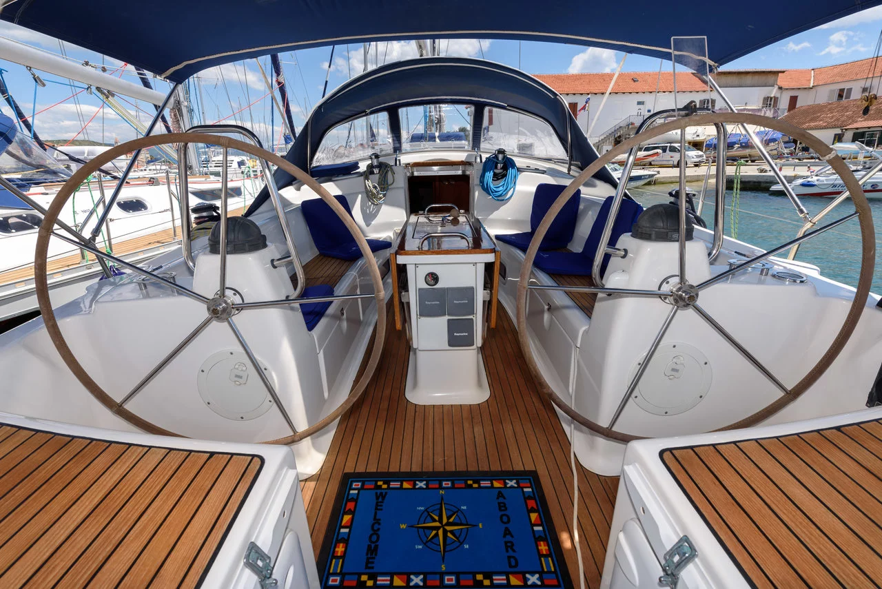 Bavaria 42 Cruiser (Blue Queen)  - 0