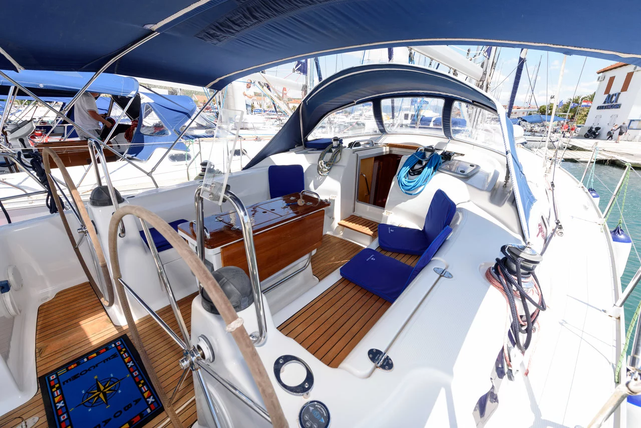 Bavaria 42 Cruiser (Blue Queen)  - 2