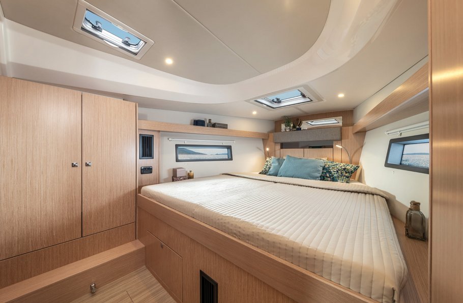 Photo #7 - Bavaria C42 (Bella) in Paleros - 36696