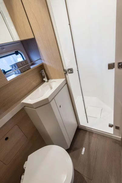 Bali 5.4 - 6 + 2 cab. (FIRST CLASS)  - 10