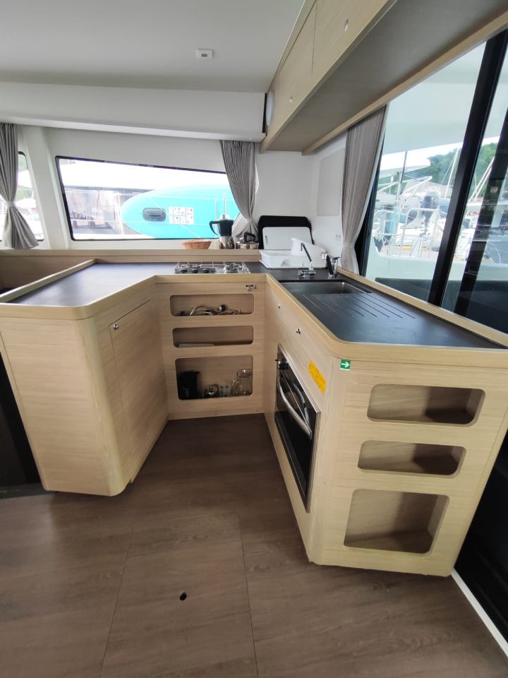 Lagoon 42 - 4 + 2 cab. — photo 7