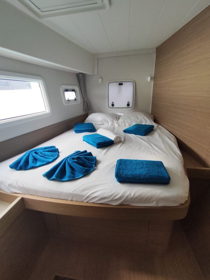 Lagoon 42 - 4 + 2 cab. — photo 9