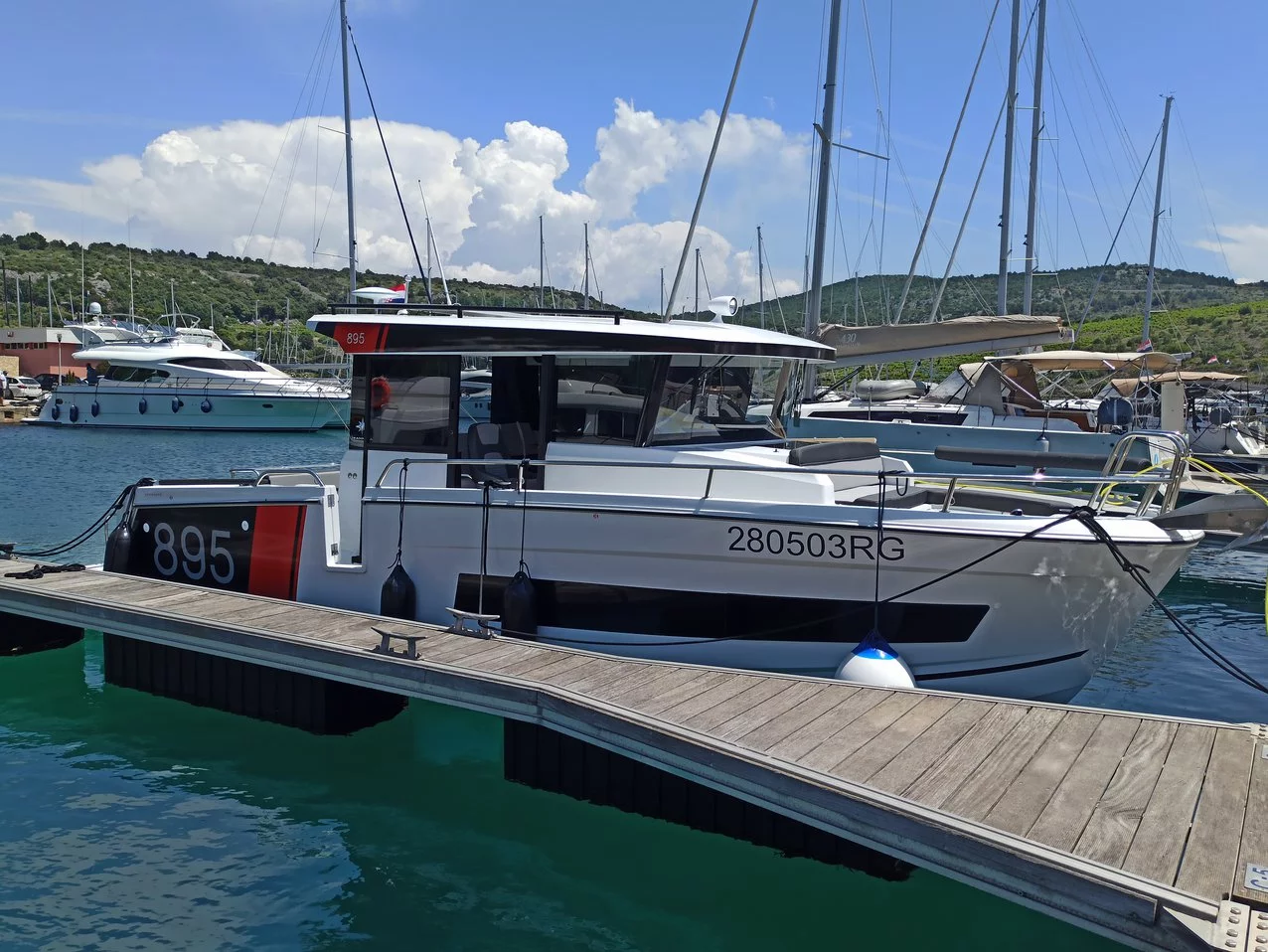Merry Fisher 895 Sport Offshore (Surprise)  - 2