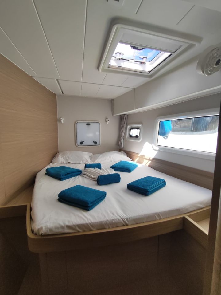 Lagoon 42 - 4 + 2 cab. — photo 9