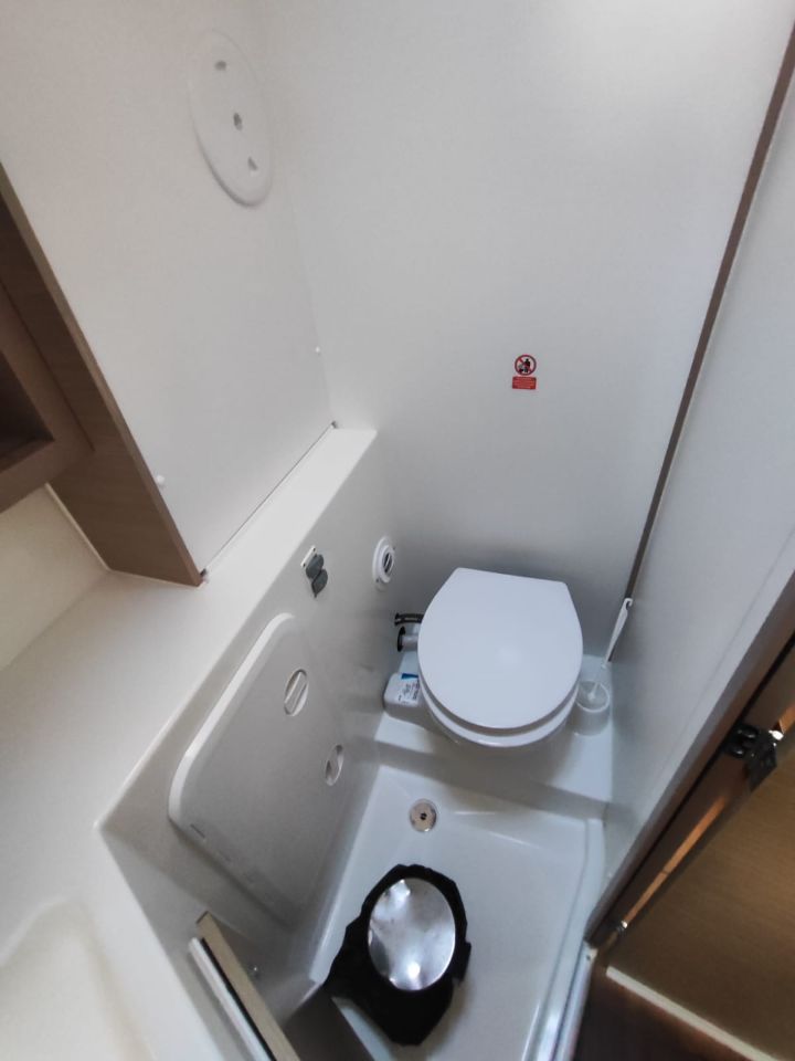 Lagoon 42 - 4 + 2 cab. — photo 11