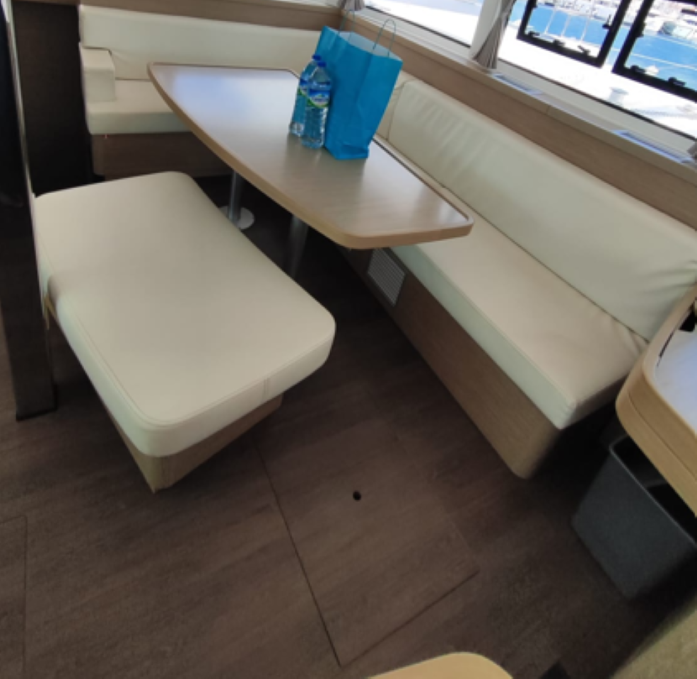 Lagoon 42 - 4 + 2 cab. — photo 9