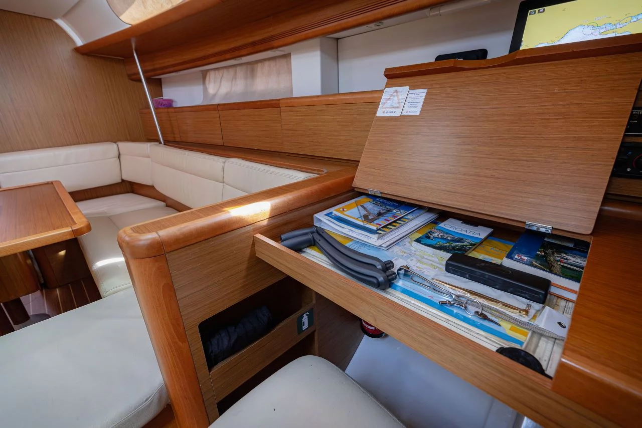 Sun Odyssey 49i (Ana B.)  - 25