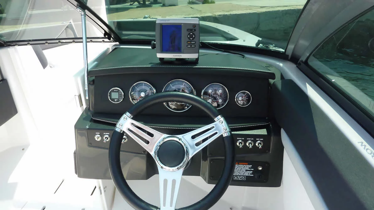 Four Winns H210 (Black Pearl)  - 6