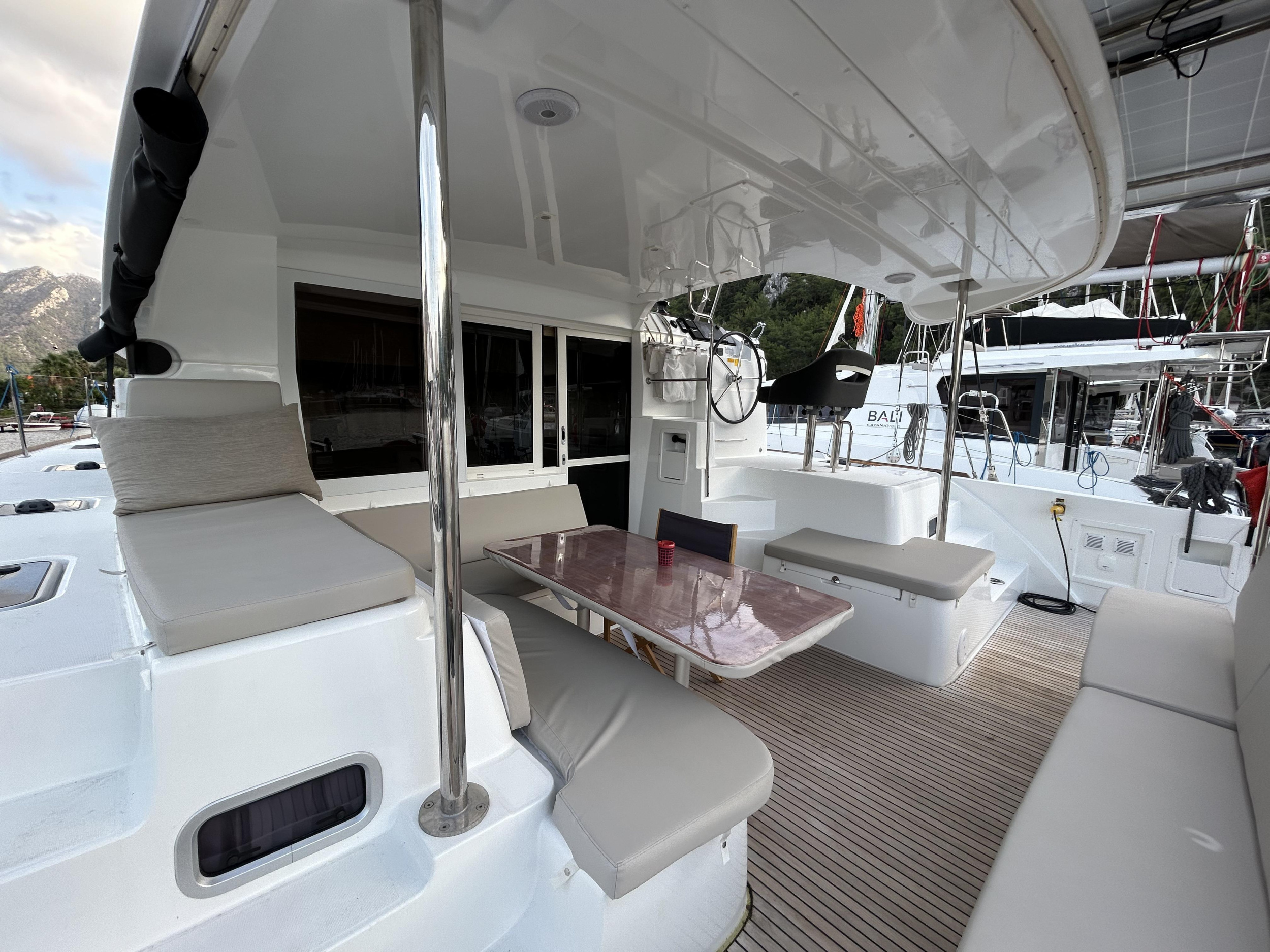 Lagoon 40 - 4 + 2 cab — photo 13