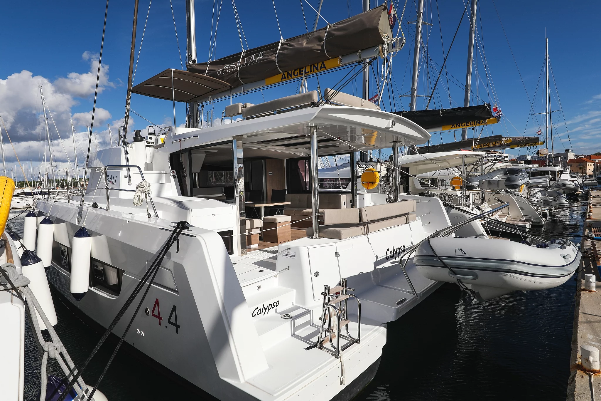 Bali 4.4 - 4 + 2 cab. (Calypso)  - 2