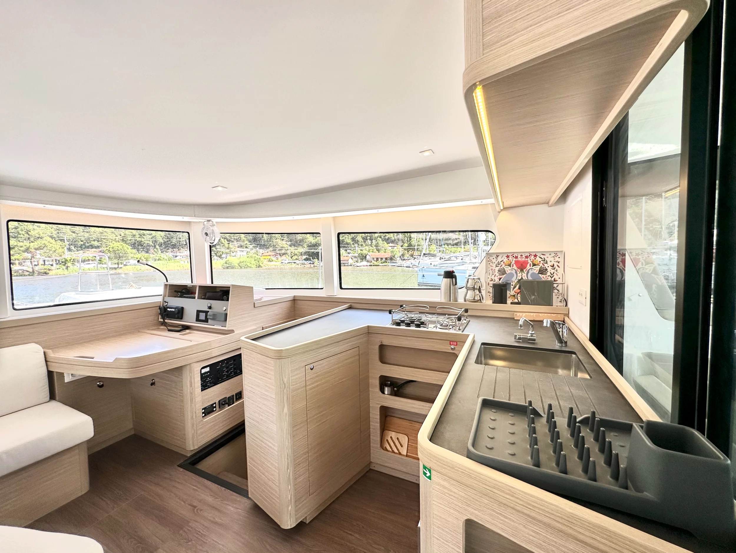 Lagoon 42 - 4 + 2 cab. (Sail Electra)  - 11