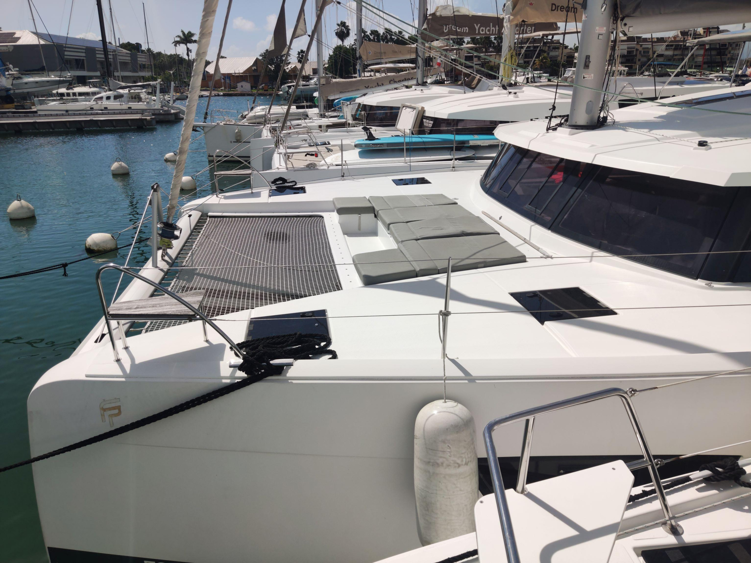 Photo #6 - Fountaine Pajot Astrea 42 - 4 + 2 cab. (Atchoum) in Bas du Fort - 36794