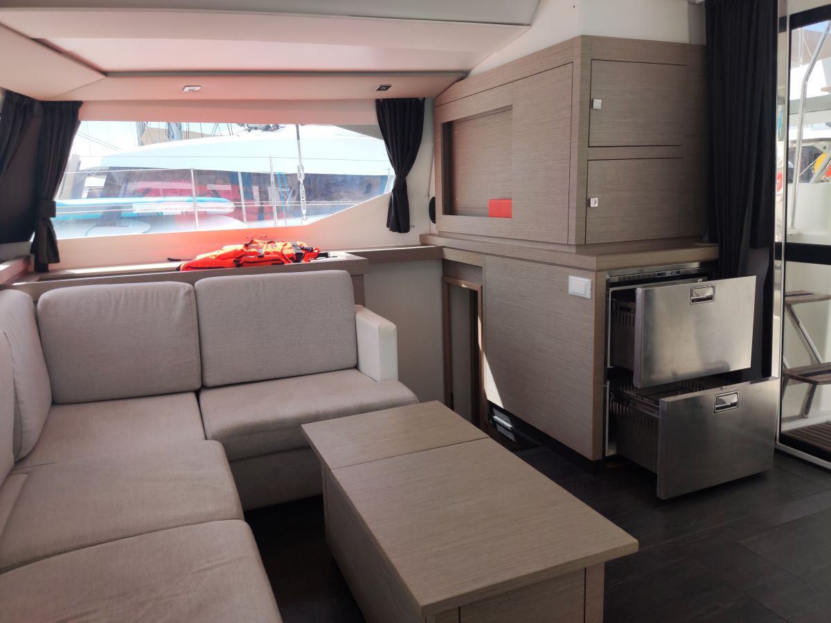 Photo #12 - Fountaine Pajot Astrea 42 - 4 + 2 cab. (Atchoum) in Bas du Fort - 36794
