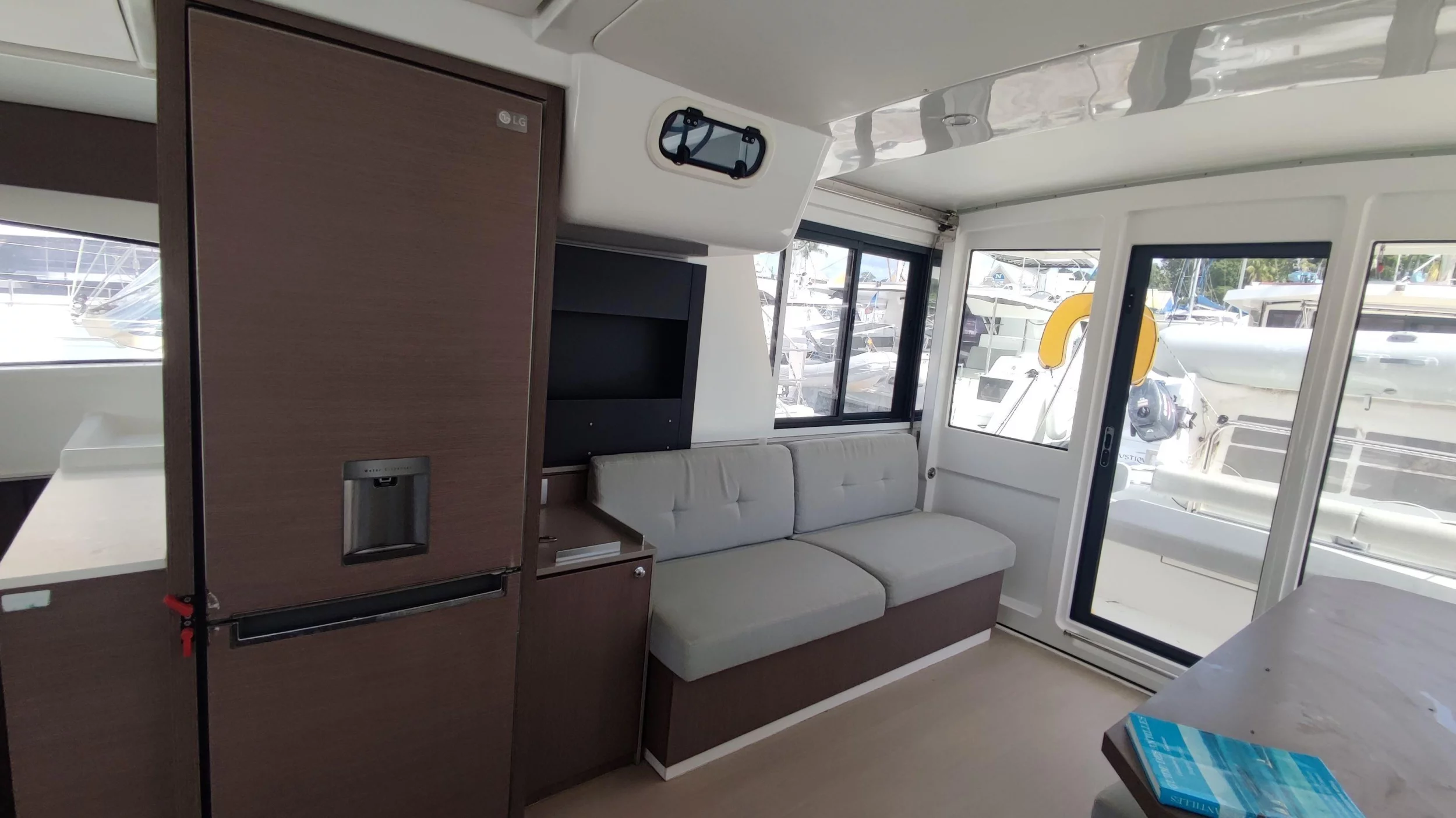 Bali 4.2 - 4 + 2 cab. (Norman)  - 12