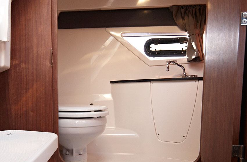 Photo #8 - Quicksilver Activ 805 Cruiser (Quicksilver 805) en Tribunj - 36813