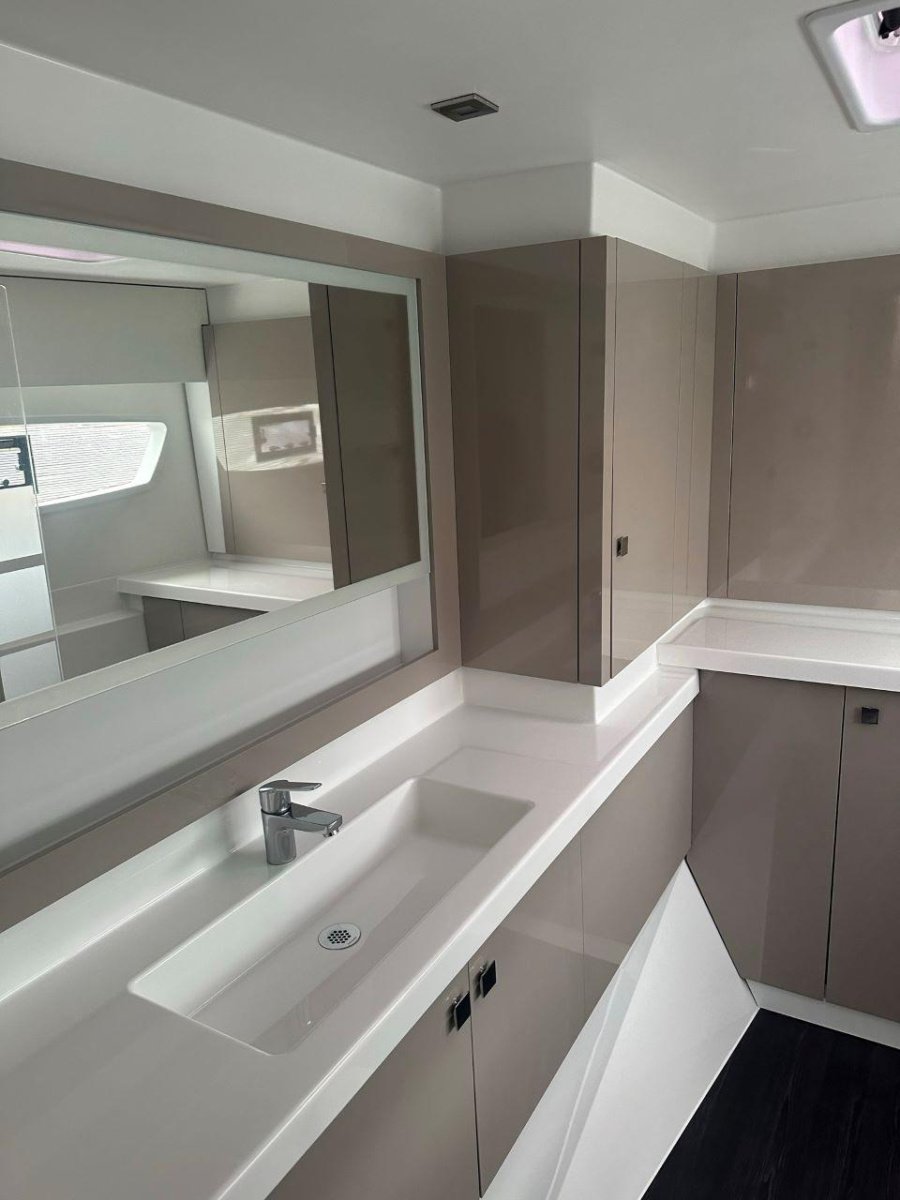 Photo #13 - Fountaine Pajot Astrea 42 Maestro (Just Live) en Nanny Cay - 36869