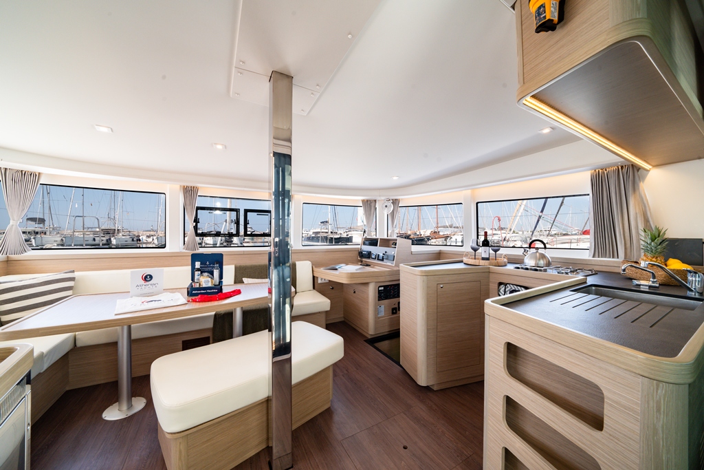 Lagoon 42 - 4 + 2 cab. — photo 9