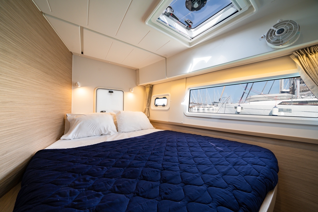 Lagoon 42 - 4 + 2 cab. — photo 12