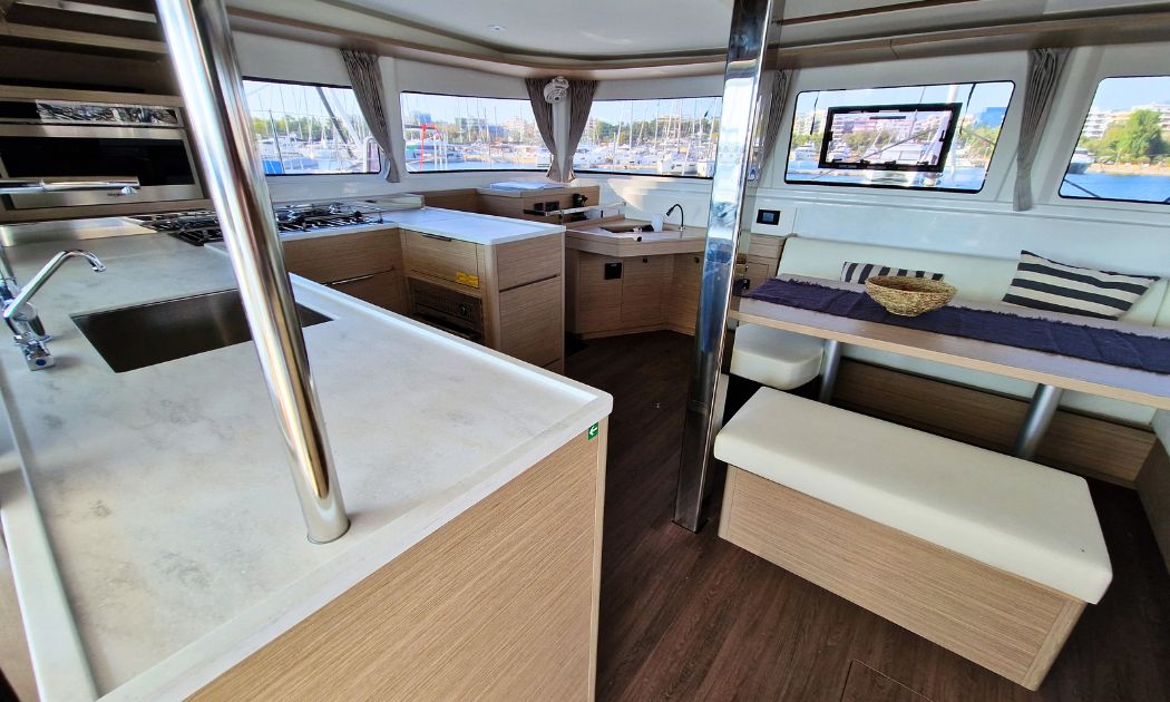 Lagoon 46 - 4 + 2 cab. — photo 9