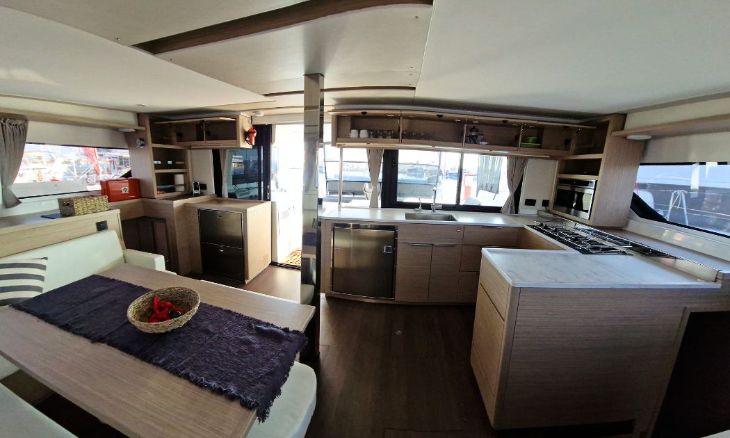 Lagoon 46 - 4 + 2 cab. — photo 11