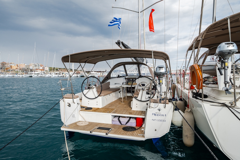 Sun Odyssey 380 - 3 cab. — photo 1