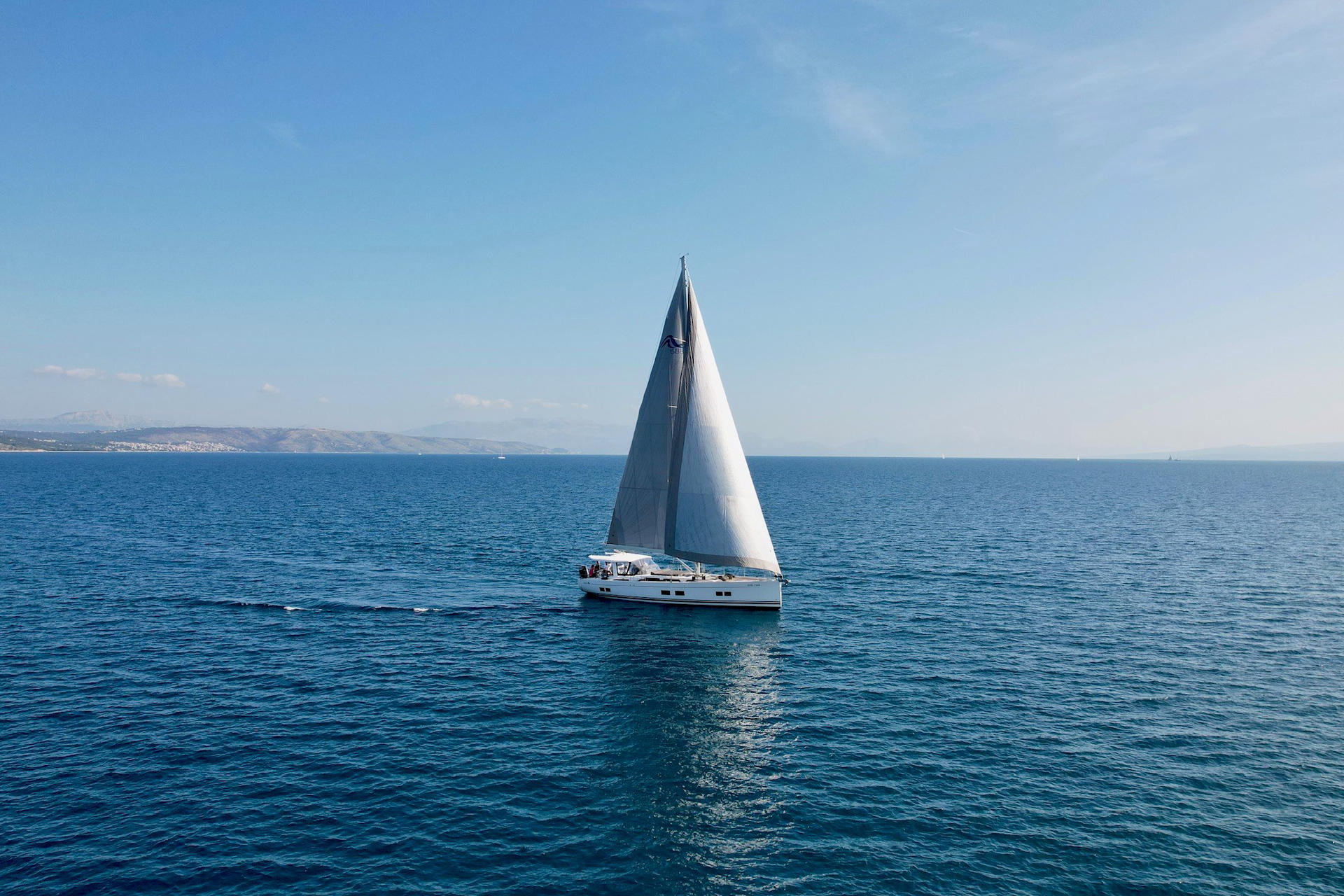 Hanse 588 - 3 + 1 cab. — photo 18